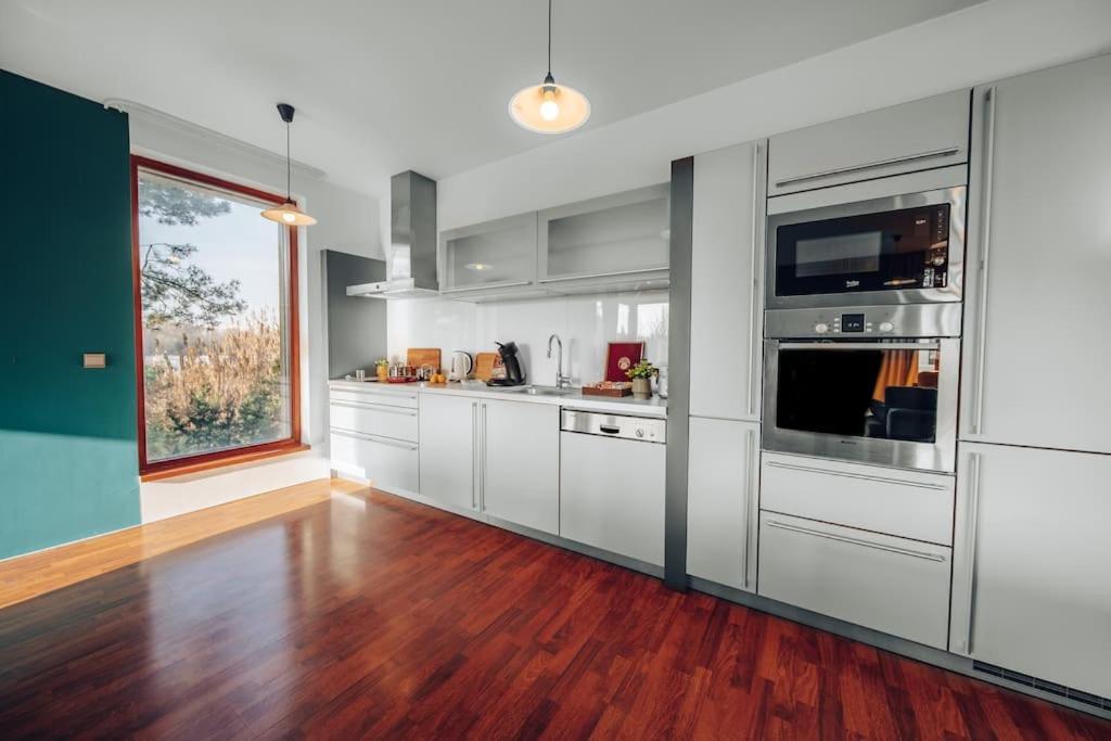 Design 3Bd Apartment Cooking Area In Architect Villa Praha Bagian luar foto